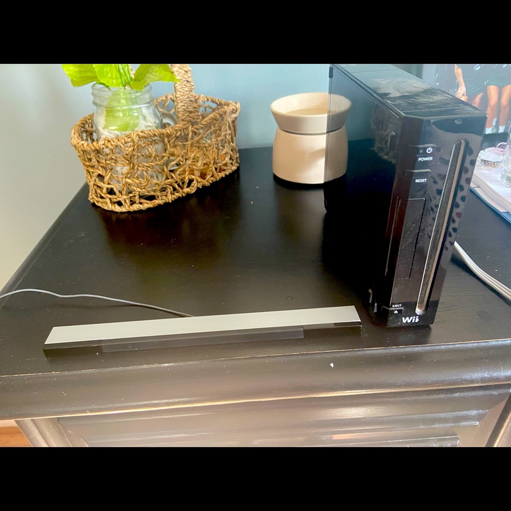 Wii, 3 remotes, and 3 games